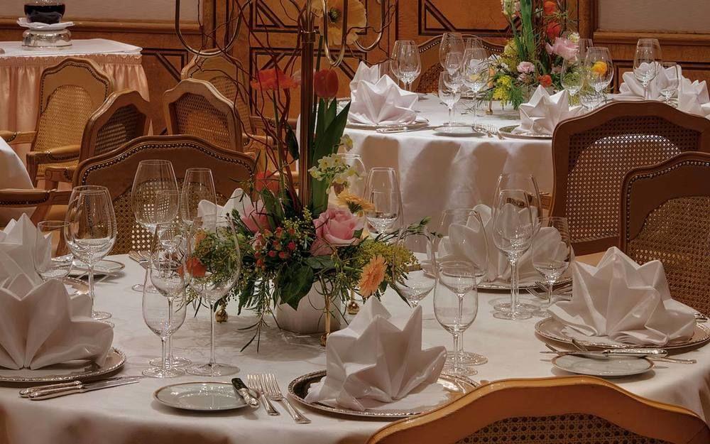 Hotel Koenigshof Мюнхен Екстериор снимка