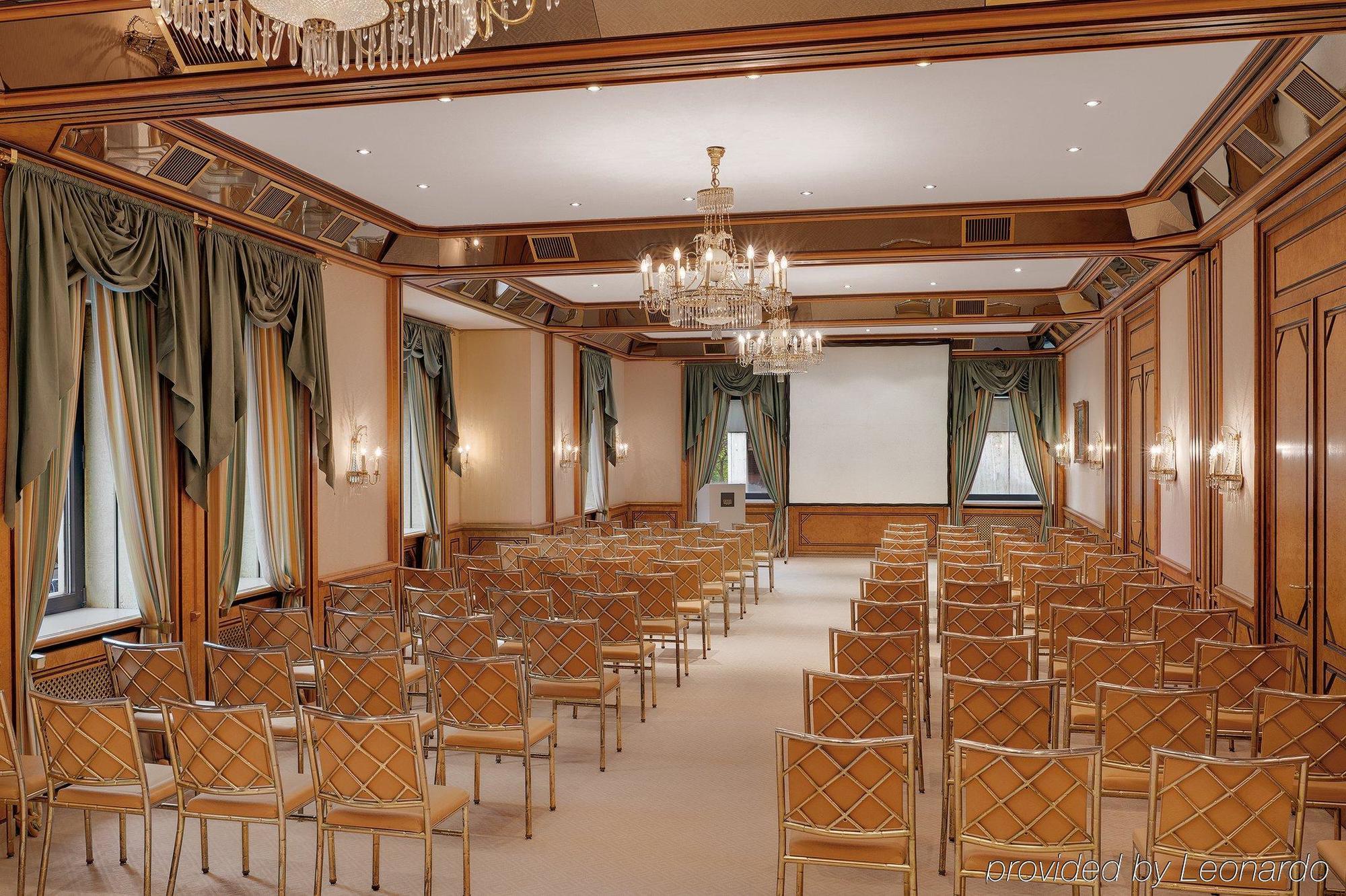 Hotel Koenigshof Мюнхен Екстериор снимка