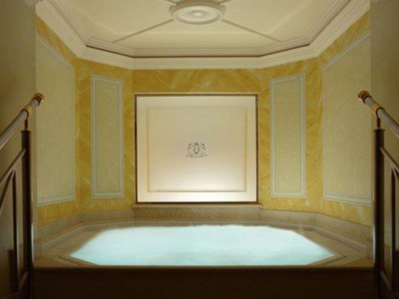 Hotel Koenigshof Мюнхен Екстериор снимка