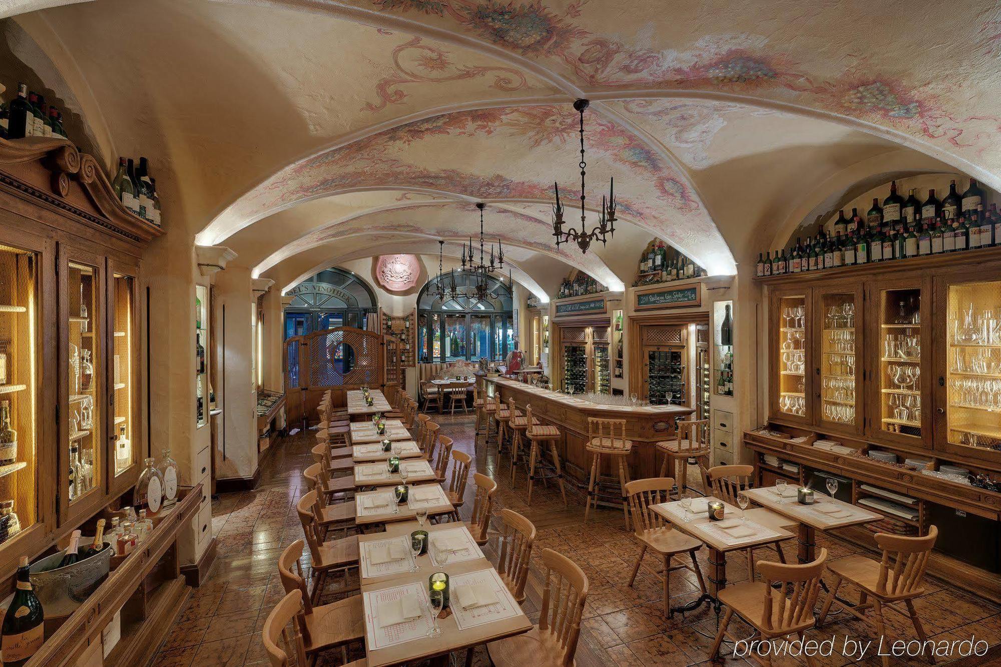 Hotel Koenigshof Мюнхен Екстериор снимка